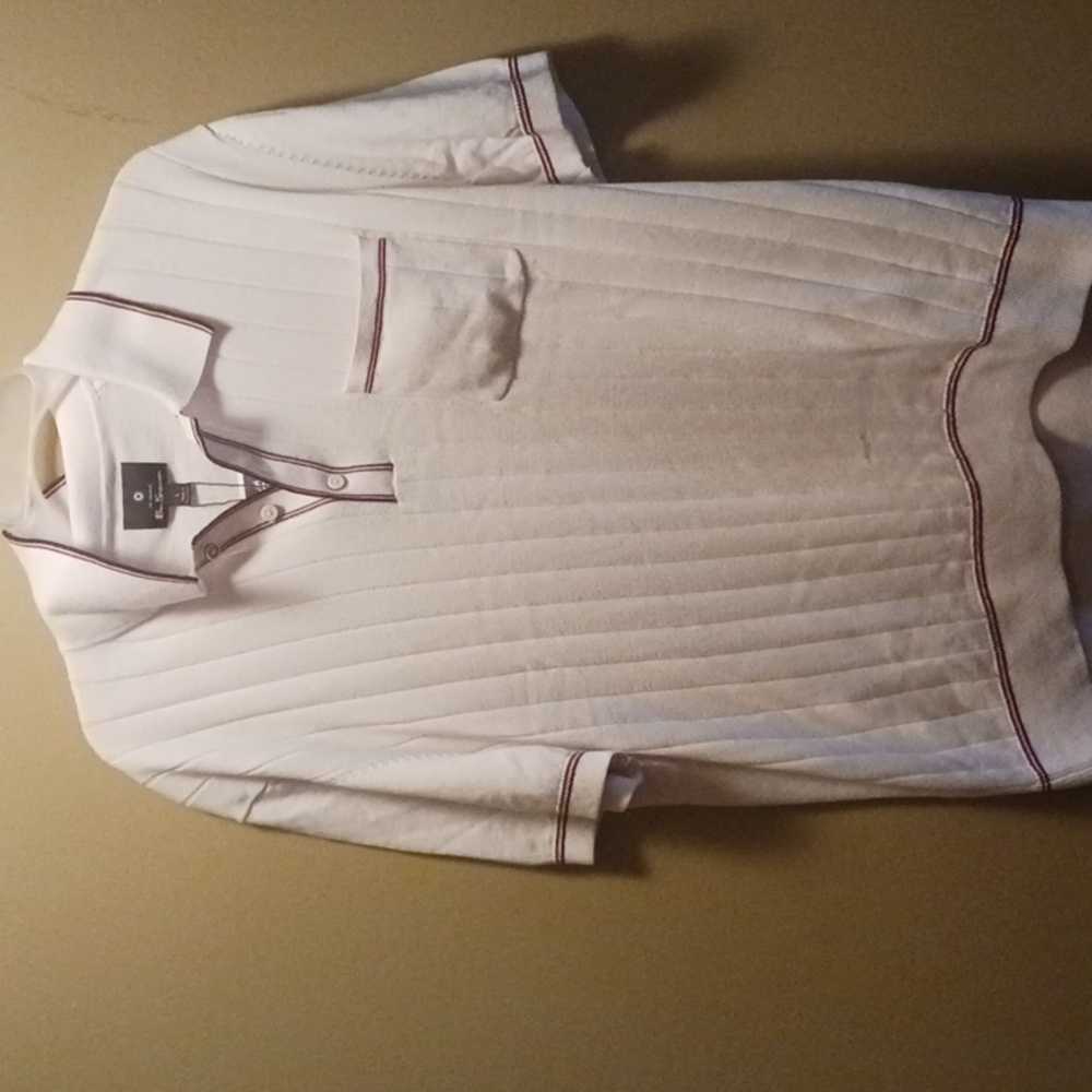 Ben Sherman L SS White knit shirt w red/blue trimming
